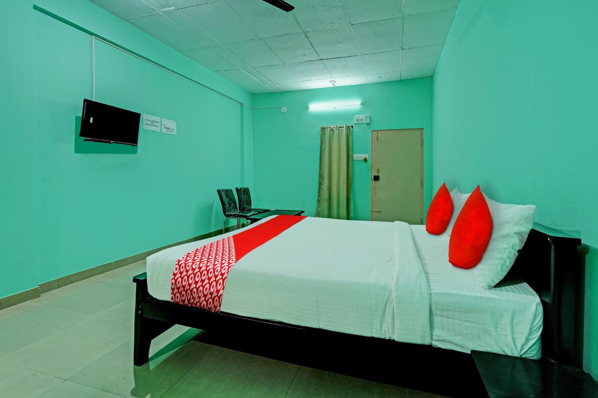 Super Collection O Druvi Corporate Hotel Kammasandra Kültér fotó