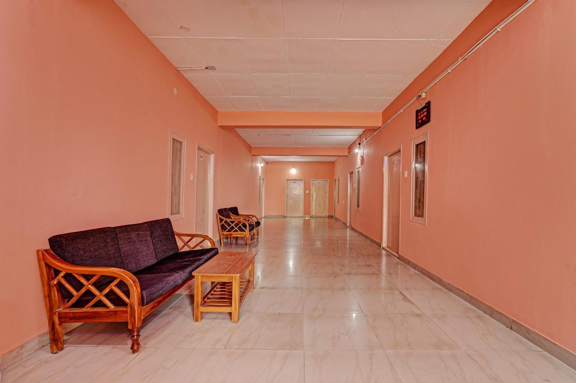 Super Collection O Druvi Corporate Hotel Kammasandra Kültér fotó